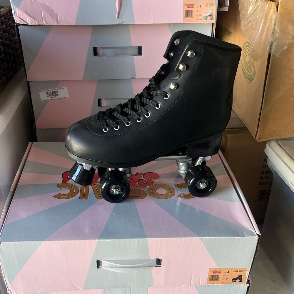 Cosmic Skates Matte Black